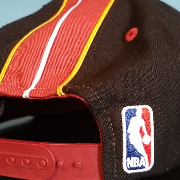 MIAMI HEAT team snapback never been used - Picture 3 of 4